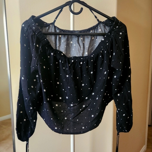 KENDALL & KYLIE Star Design  Crop Top - Great Condition!! - Picture 2 of 3